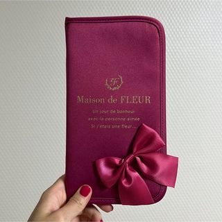 Maison de FLEUR - メゾンドフルール パスポートケース マルチケース 診察券 お薬手帳ケース M