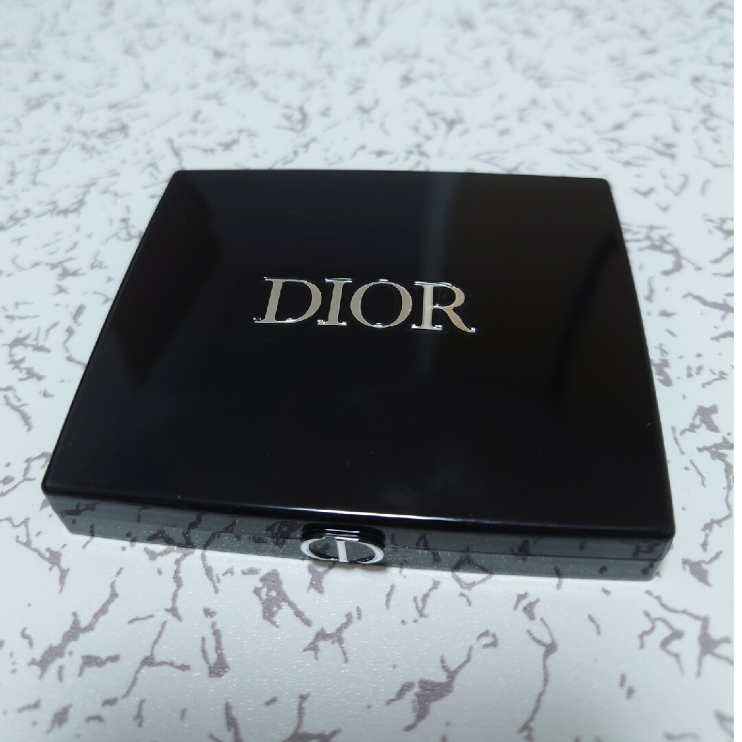 Christian Dior(クリスチャンディオール)のディオール ショウ サンククルール 123 ピンクオーガンザ コスメ/美容のベースメイク/化粧品(アイシャドウ)の商品写真