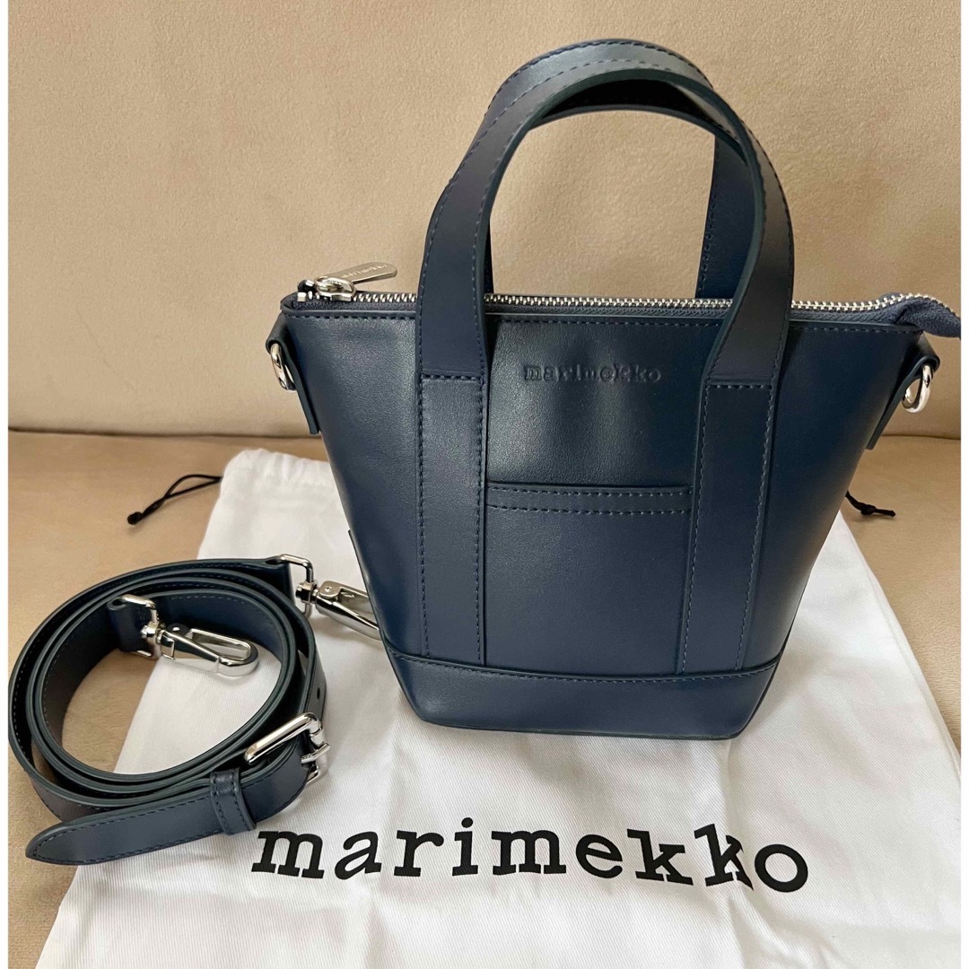 【未使用】マリメッコmarimekko レザーショルダーバッグ ネイビー