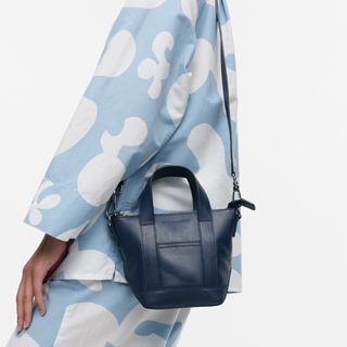 マリメッコ(marimekko)の【未使用】マリメッコmarimekko レザーショルダーバッグ ネイビー(ショルダーバッグ)