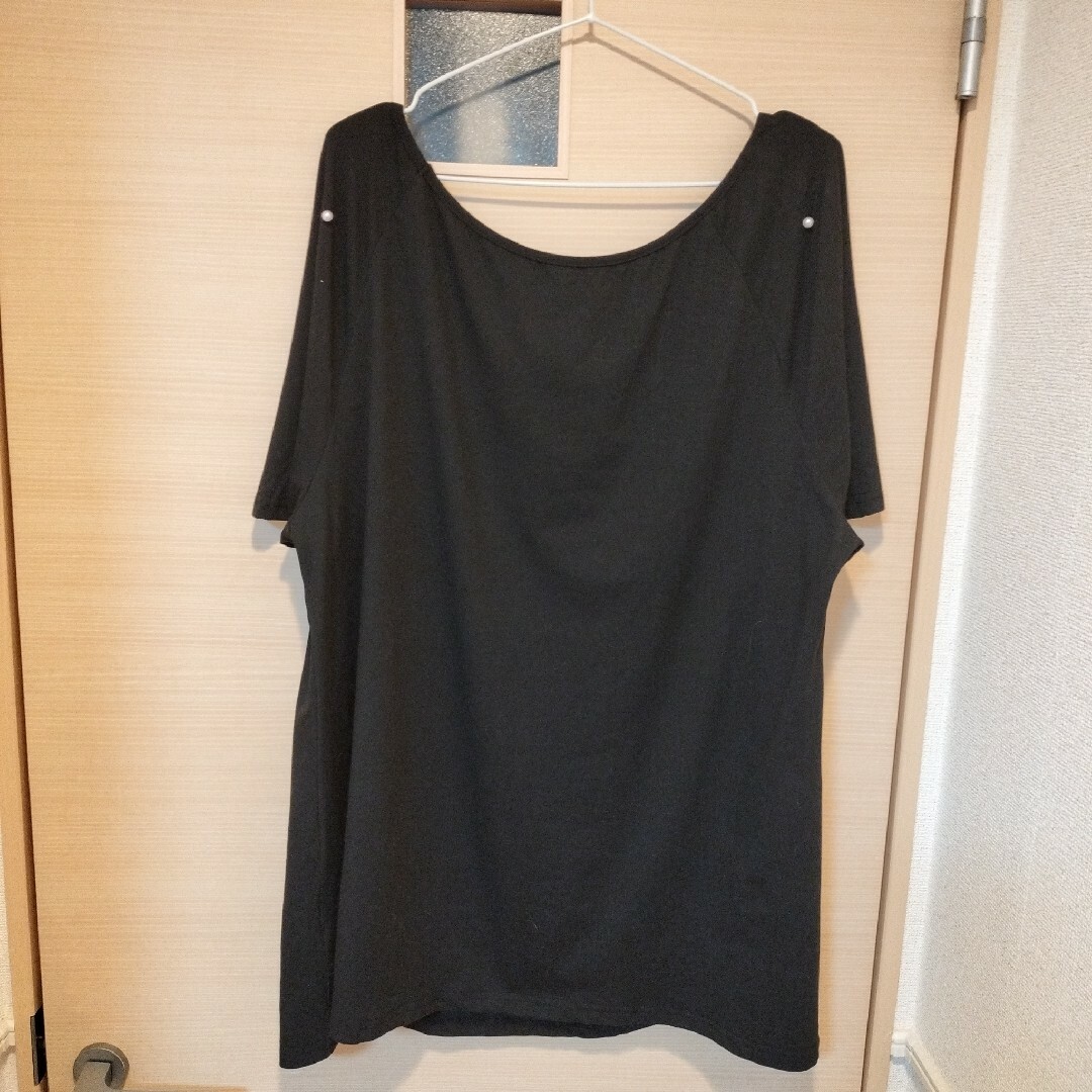 パール飾りトップス　５Ｌ相当 レディースのトップス(Tシャツ(半袖/袖なし))の商品写真