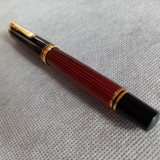 ペリカン(Pelikan)の万年筆　ペリカンスーベレーンM400　赤しま(ペン/マーカー)