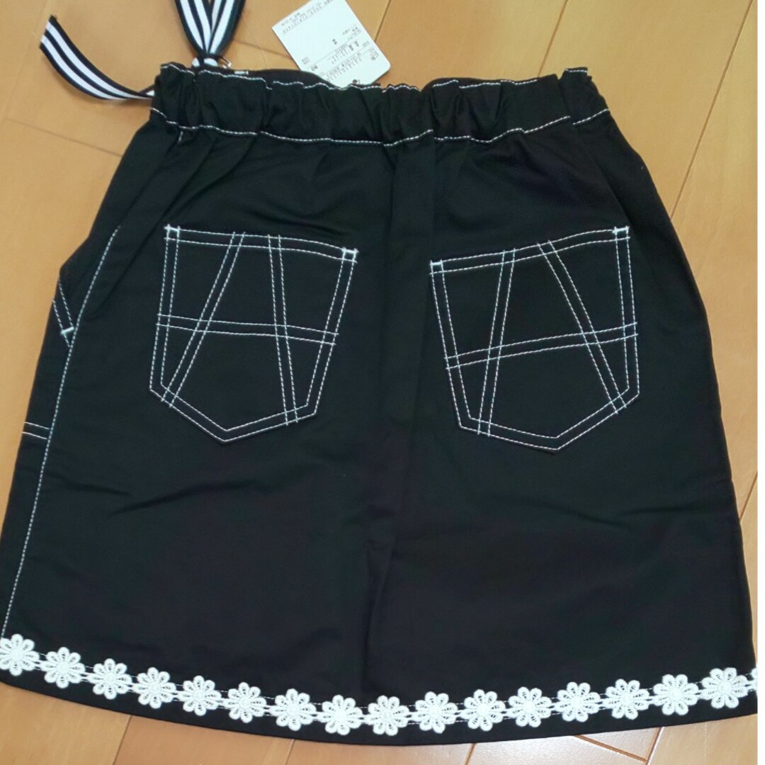 ANNA SUI mini(アナスイミニ)のアナスイミニ 140 黒台形スカート キッズ/ベビー/マタニティのキッズ服女の子用(90cm~)(スカート)の商品写真