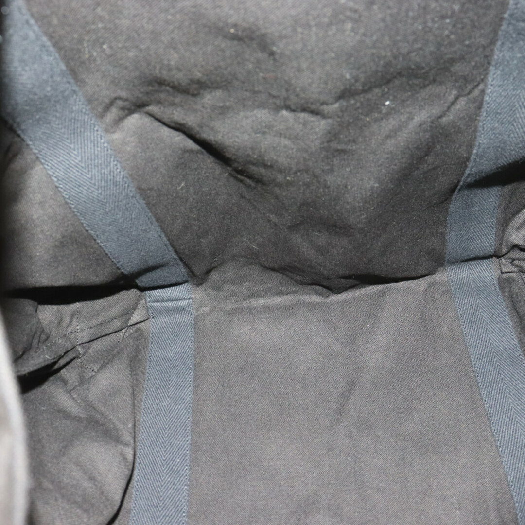 Yohji Yamamoto(ヨウジヤマモト)のYohji Yamamoto POUR HOMME ヨウジヤマモト プールオム NOVELTY TOTE BAG シグネチャーロゴ コットンキャンバストートバッグ ブラック ノベルティ 青山本店限定 メンズのバッグ(トートバッグ)の商品写真