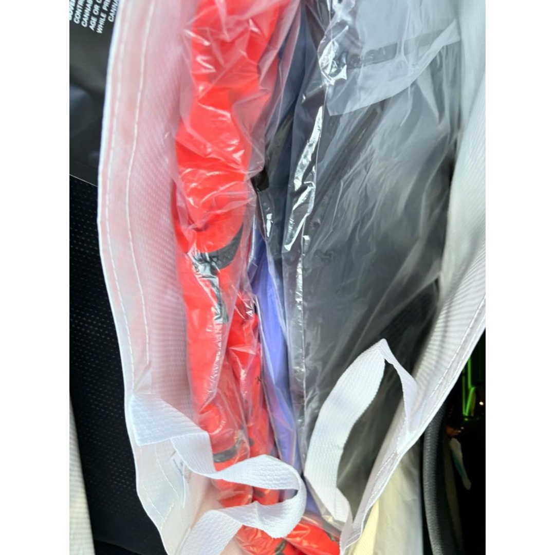 Supreme(シュプリーム)の　GORE-TEX Taped Seam Shell Jacket オレンジxx メンズのジャケット/アウター(ナイロンジャケット)の商品写真