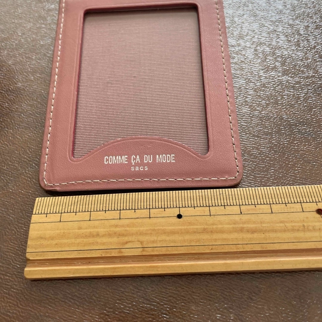 COMME CA DU MODE(コムサデモード)のリール付きパスケース　コムサデモード　ラクマパック　送料込　ピンク レディースのファッション小物(パスケース/IDカードホルダー)の商品写真