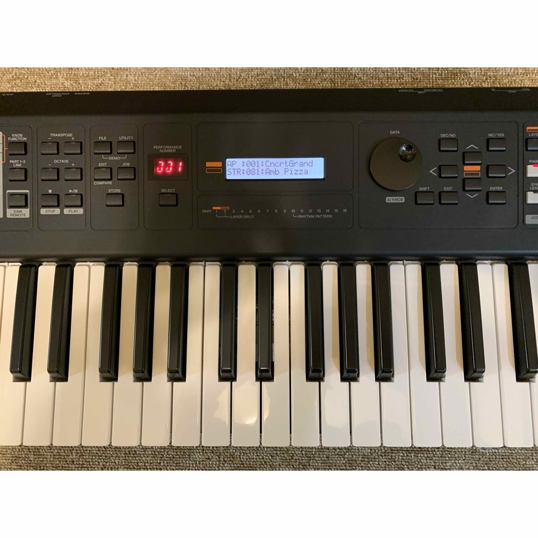 ヤマハ(ヤマハ)のYAMAHA MUSIC synthesizer mx61 BK 楽器の鍵盤楽器(キーボード/シンセサイザー)の商品写真