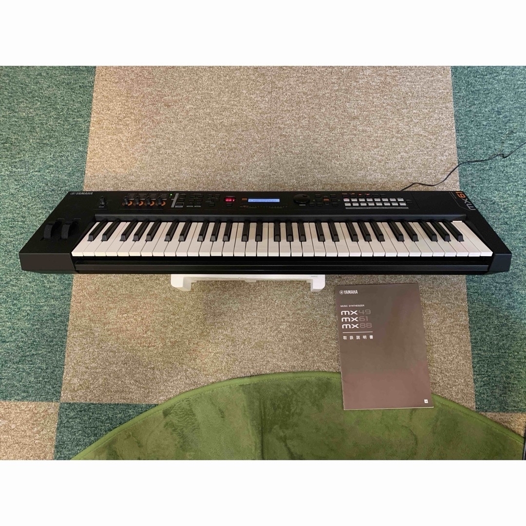 ヤマハ(ヤマハ)のYAMAHA MUSIC synthesizer mx61 BK 楽器の鍵盤楽器(キーボード/シンセサイザー)の商品写真