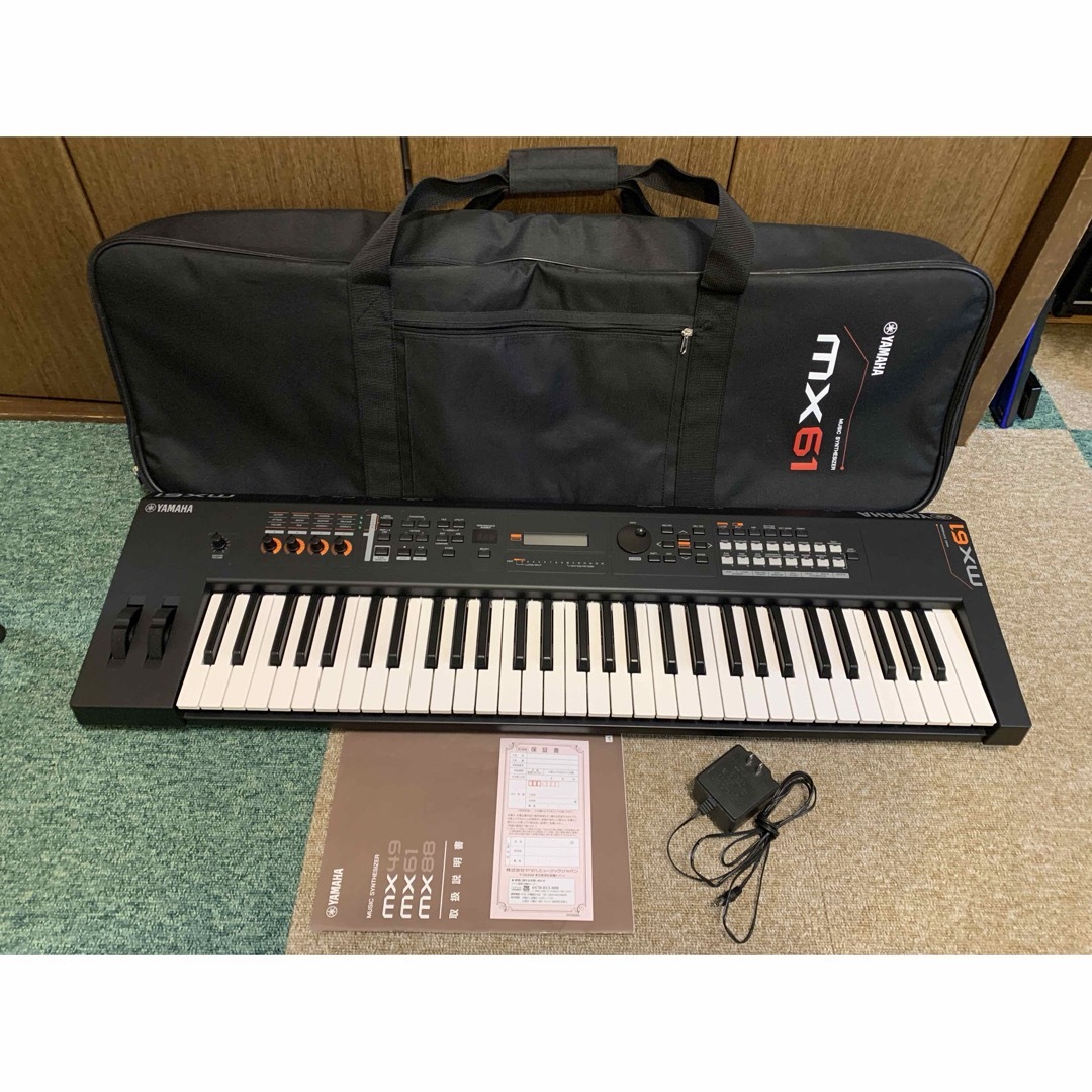 ヤマハ(ヤマハ)のYAMAHA MUSIC synthesizer mx61 BK 楽器の鍵盤楽器(キーボード/シンセサイザー)の商品写真