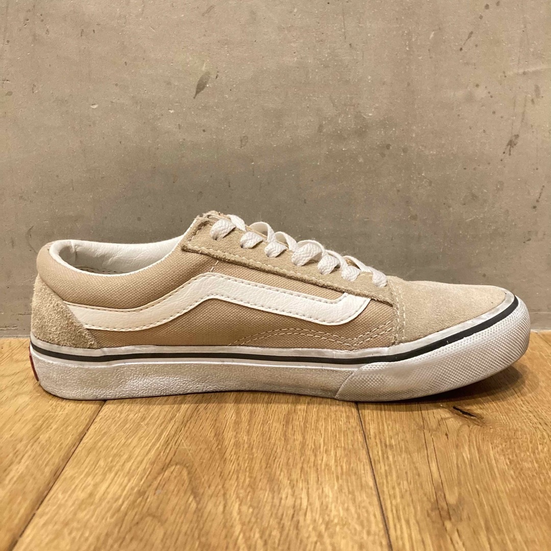 OLD SKOOL（VANS）(オールドスクール)のVANS バンズ オールドスクール　ベージュ　レディース　スニーカー レディースの靴/シューズ(スニーカー)の商品写真