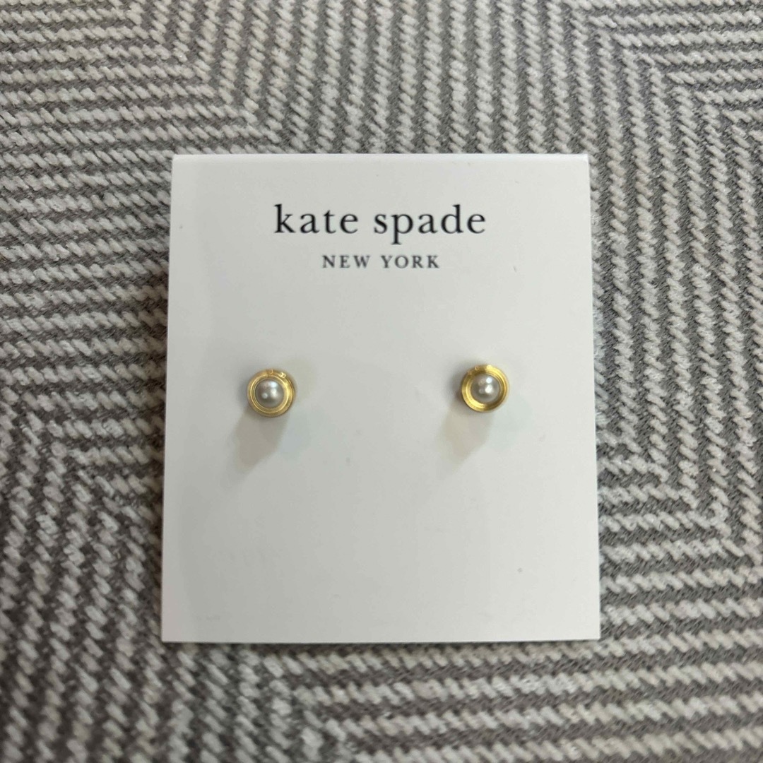 kate spade new york(ケイトスペードニューヨーク)の新品♡ ケイトスペード♤ ホワイトゴールドピアス　 レディースのアクセサリー(ピアス)の商品写真