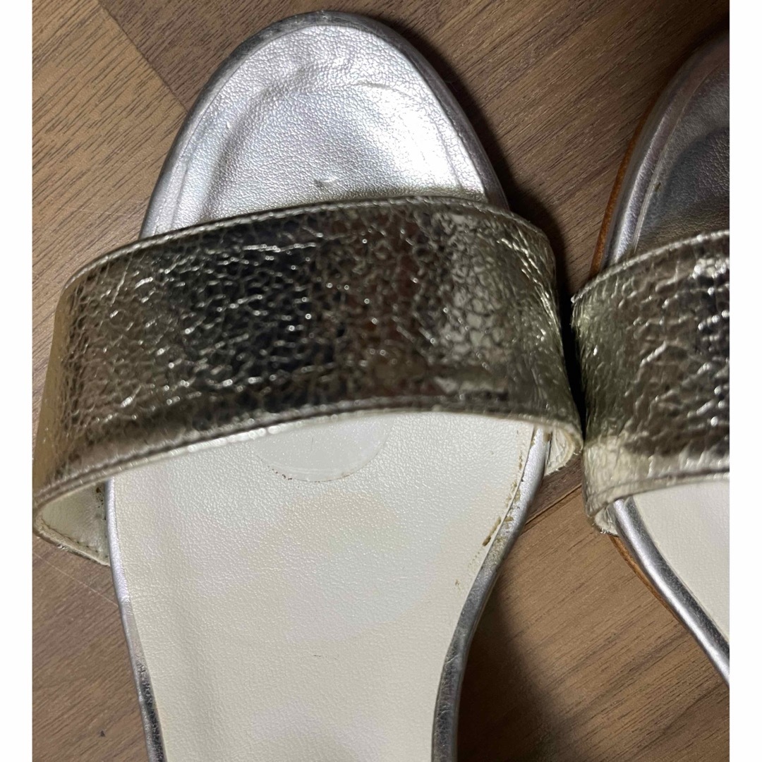 DIANA(ダイアナ)のダイアナ　シルバーサンダル　21.5 レディースの靴/シューズ(サンダル)の商品写真
