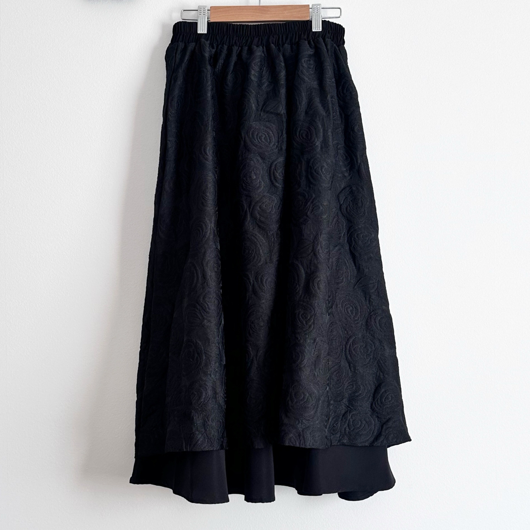 ロング スカート フレア フラワー 切り替え 黒 ウエストゴム  きれいめ レディースのスカート(ロングスカート)の商品写真