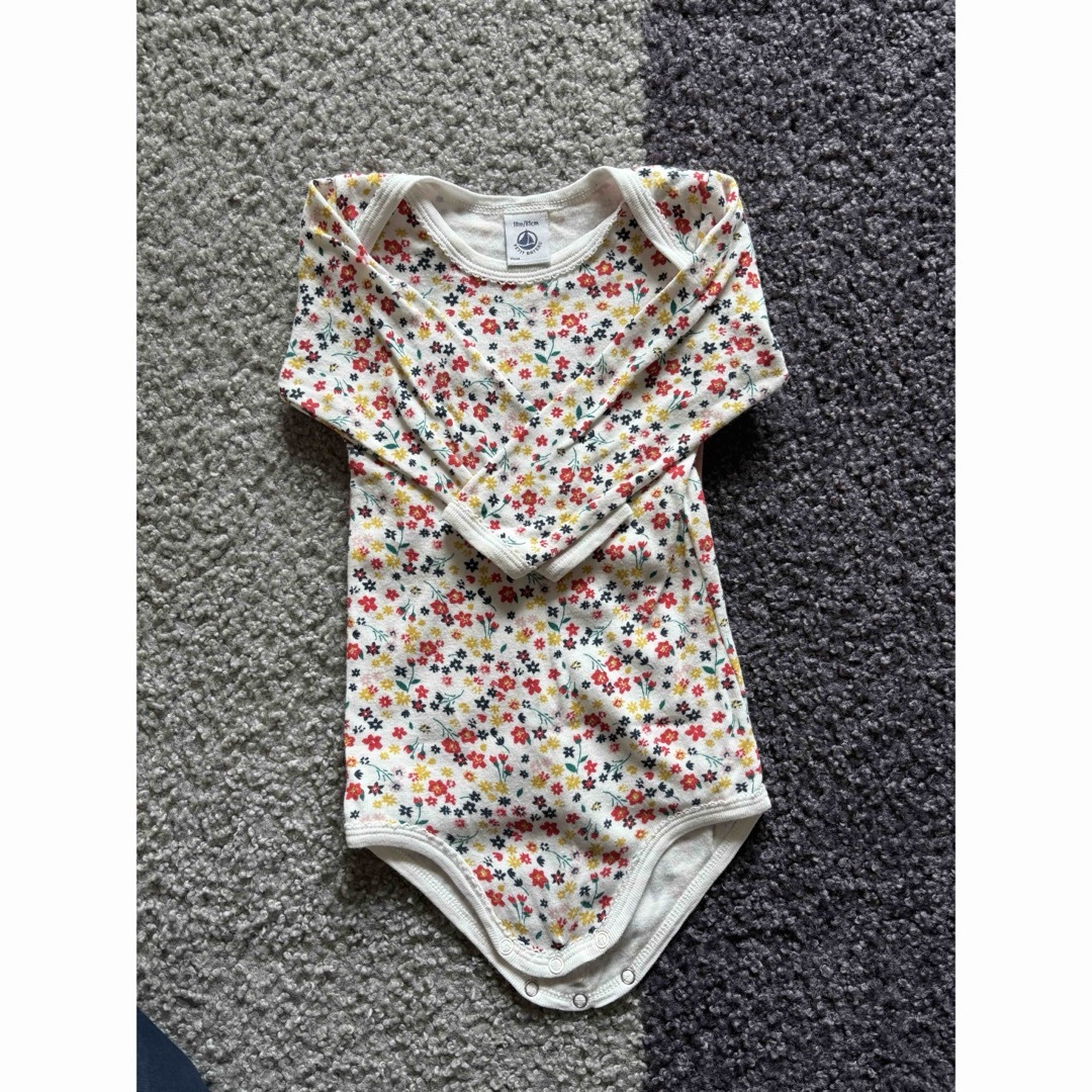 PETIT BATEAU(プチバトー)のプチバトー ロンパース 長袖3枚セット キッズ/ベビー/マタニティのベビー服(~85cm)(ロンパース)の商品写真