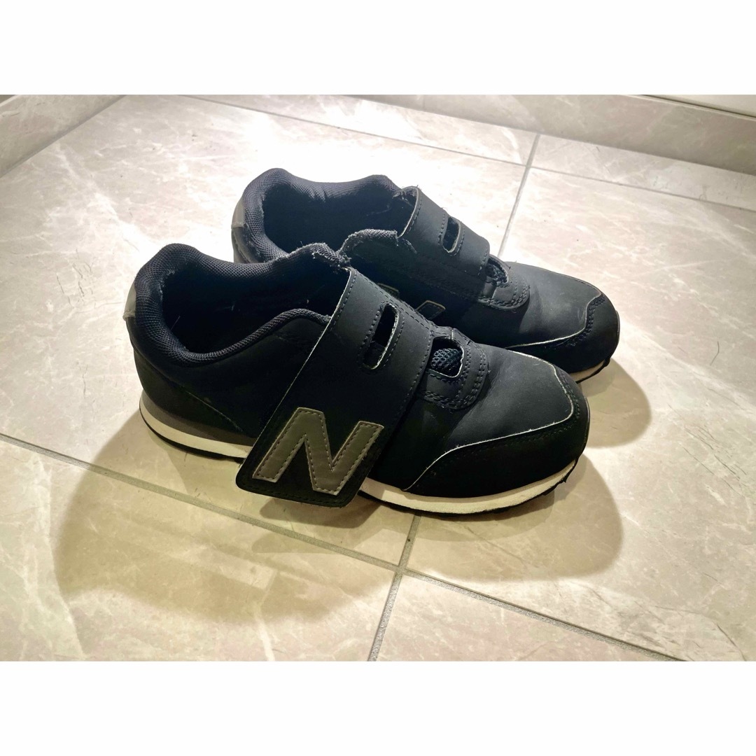 New Balance(ニューバランス)の子供用スニーカー(ニューバランス　21.5cm) キッズ/ベビー/マタニティのキッズ靴/シューズ(15cm~)(スニーカー)の商品写真