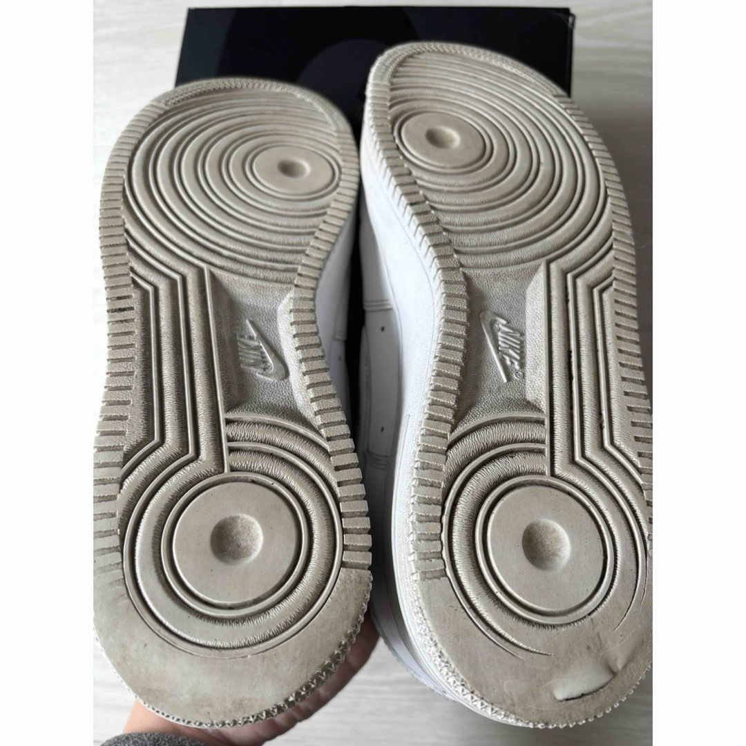 Supreme(シュプリーム)のシュプリーム　エアフォース1 ホワイト　27.5 シュプフォース メンズの靴/シューズ(スニーカー)の商品写真