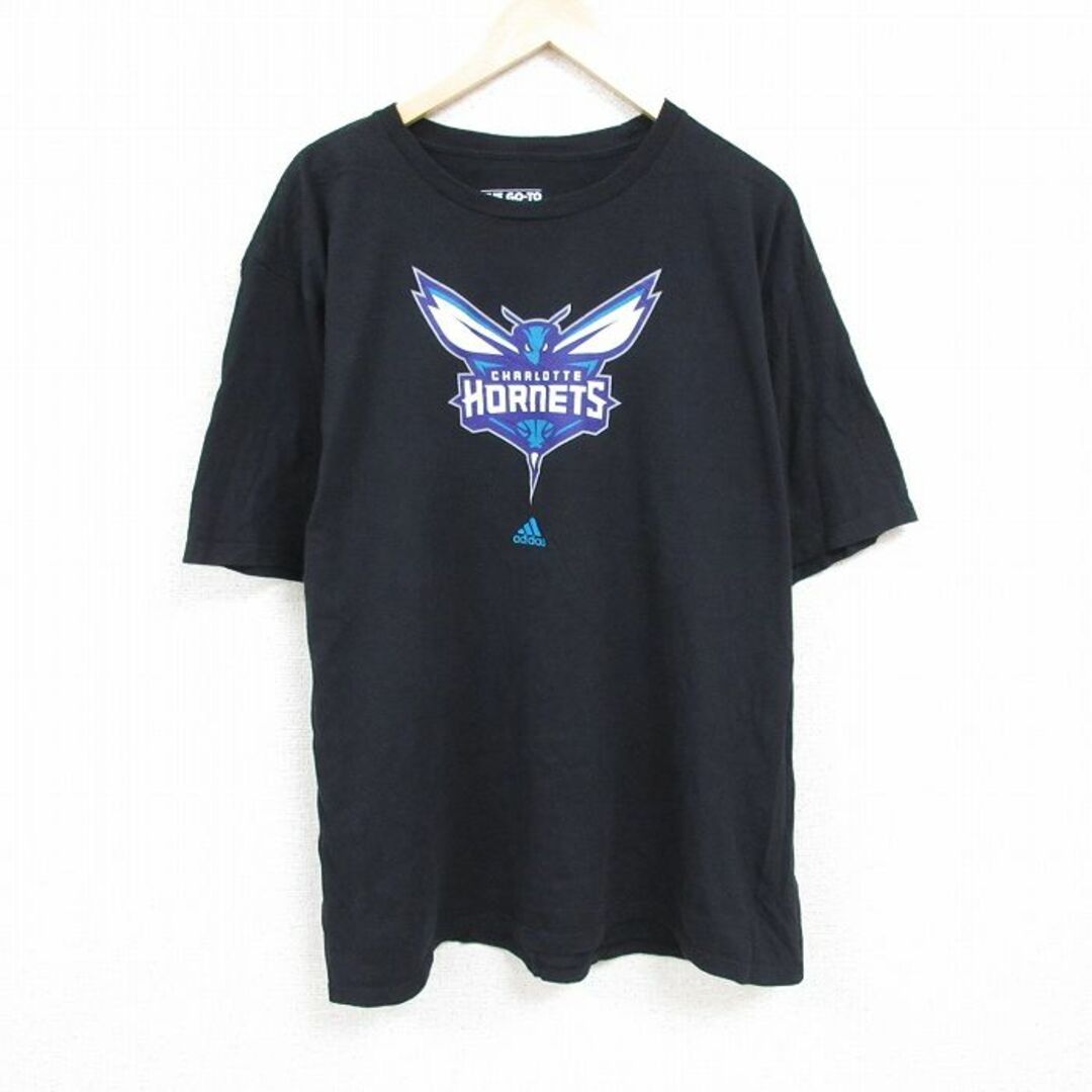 adidas(アディダス)のXL★古着 アディダス adidas 半袖 ブランド Tシャツ メンズ NBA シャーロットホーネッツ 大きいサイズ コットン クルーネック 黒 ブラック バスケットボール 24mar01 中古 メンズのトップス(Tシャツ/カットソー(半袖/袖なし))の商品写真