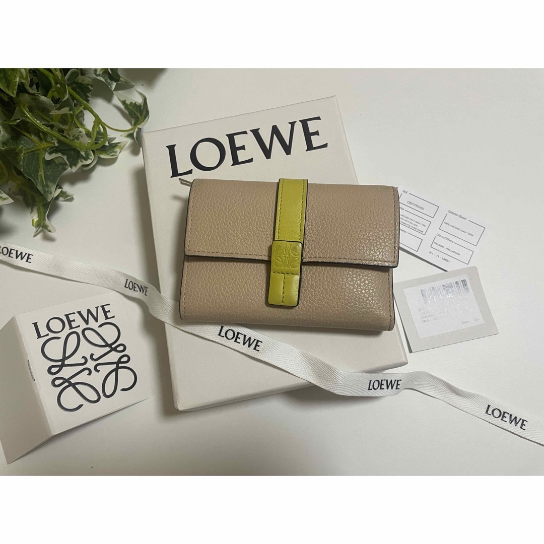 LOEWE - ロエベ LOEWE バーティカルウォレットスモール ベージュ LOEWE - ロエベ LOEWE バーティカルウォレットスモール ベージュ