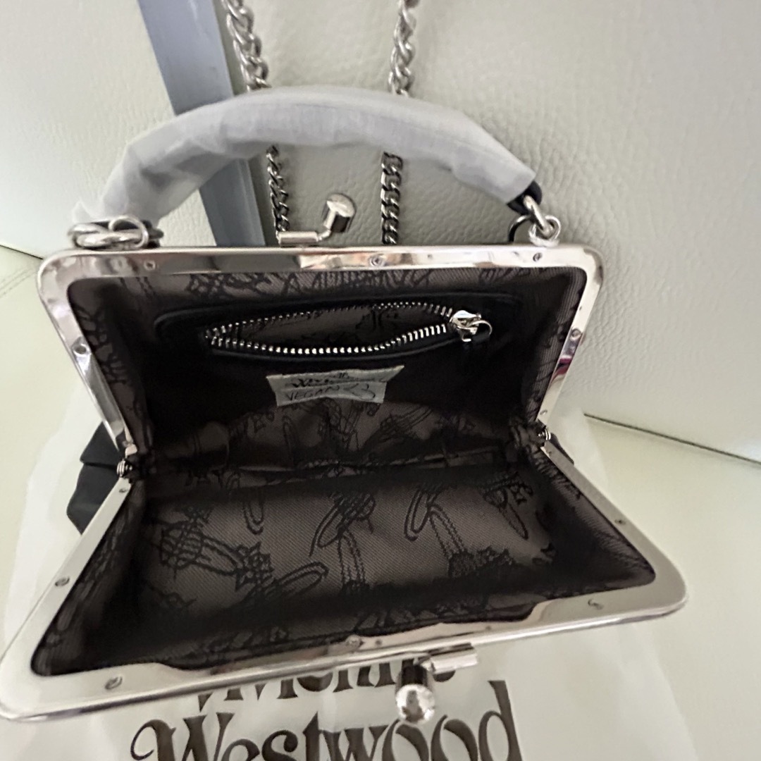 Vivienne Westwood(ヴィヴィアンウエストウッド)のヴィヴィアンウエストウッドバッグ レディースのバッグ(ハンドバッグ)の商品写真