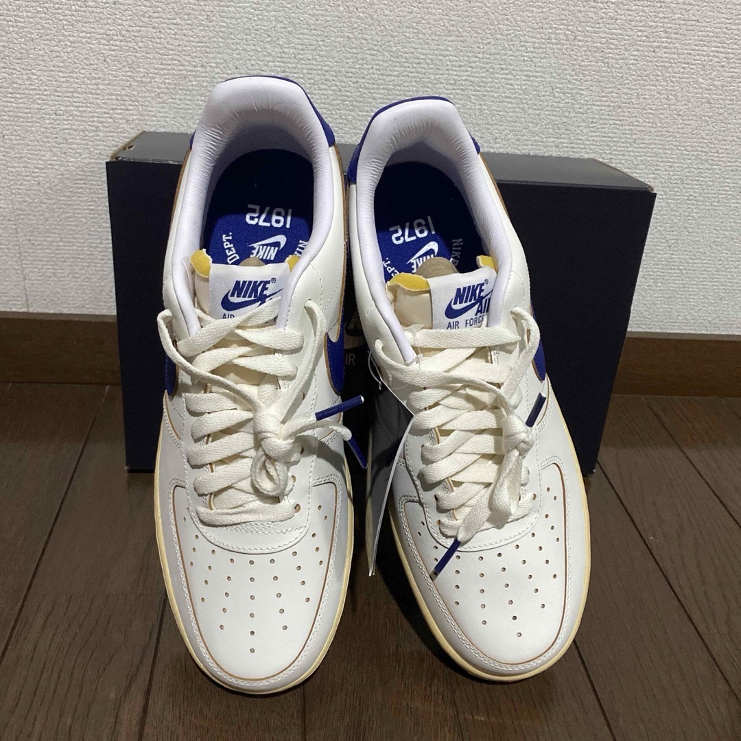 NIKE(ナイキ)のセール【27cm】新品ナイキNIKEエアフォース1AF1Air Force メンズの靴/シューズ(スニーカー)の商品写真