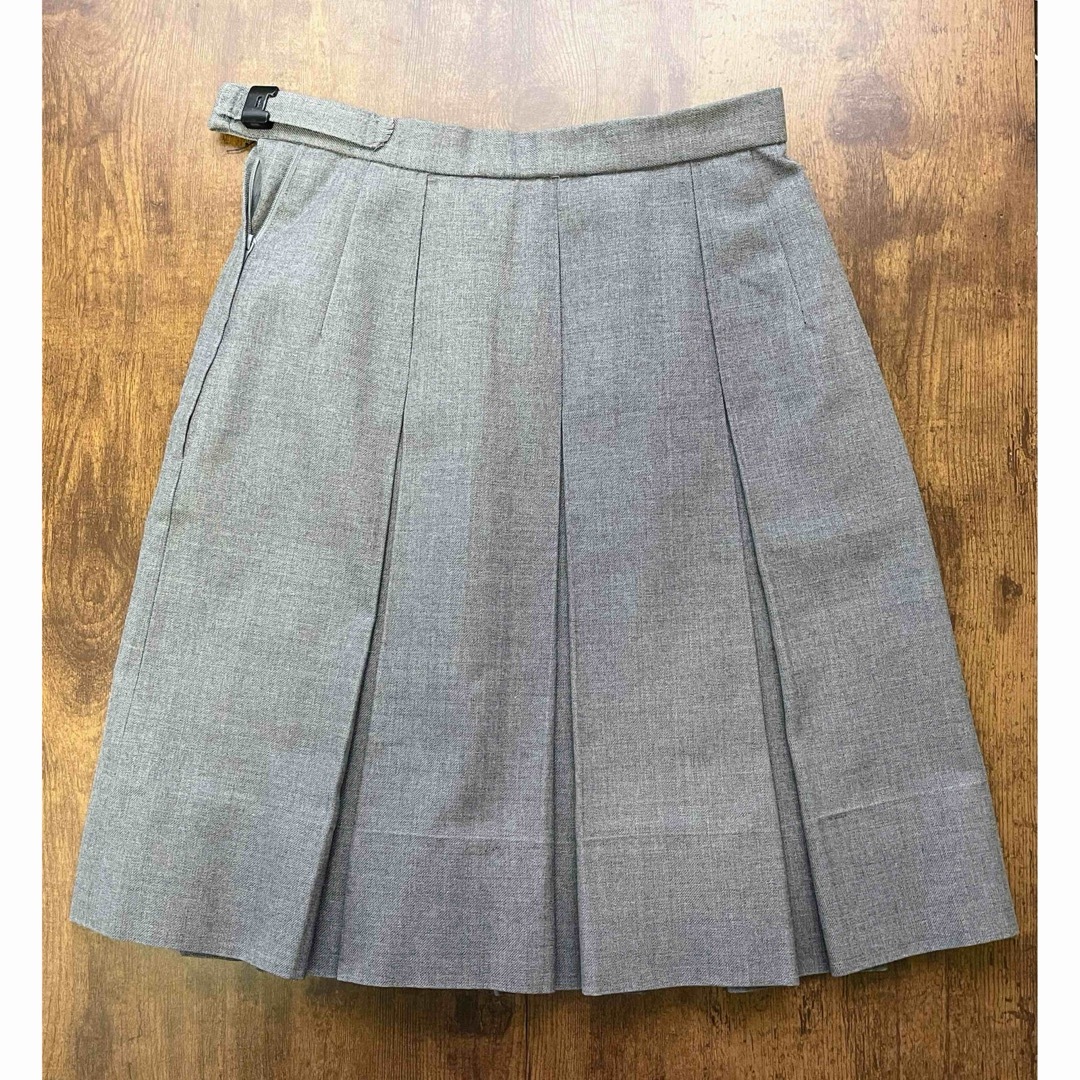 制服　冬服　プリーツスカート　灰色 エンタメ/ホビーのコスプレ(衣装)の商品写真