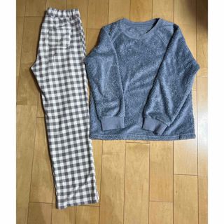 ユニクロ(UNIQLO)のユニクロ　UNIQLO　フリース上下　150(パジャマ)