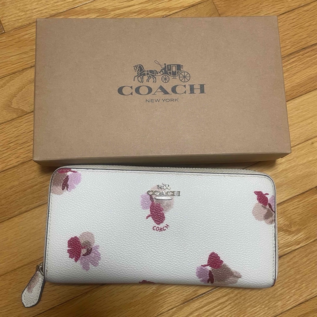 COACH(コーチ)のCOACH 花柄 長財布 レディースのファッション小物(財布)の商品写真