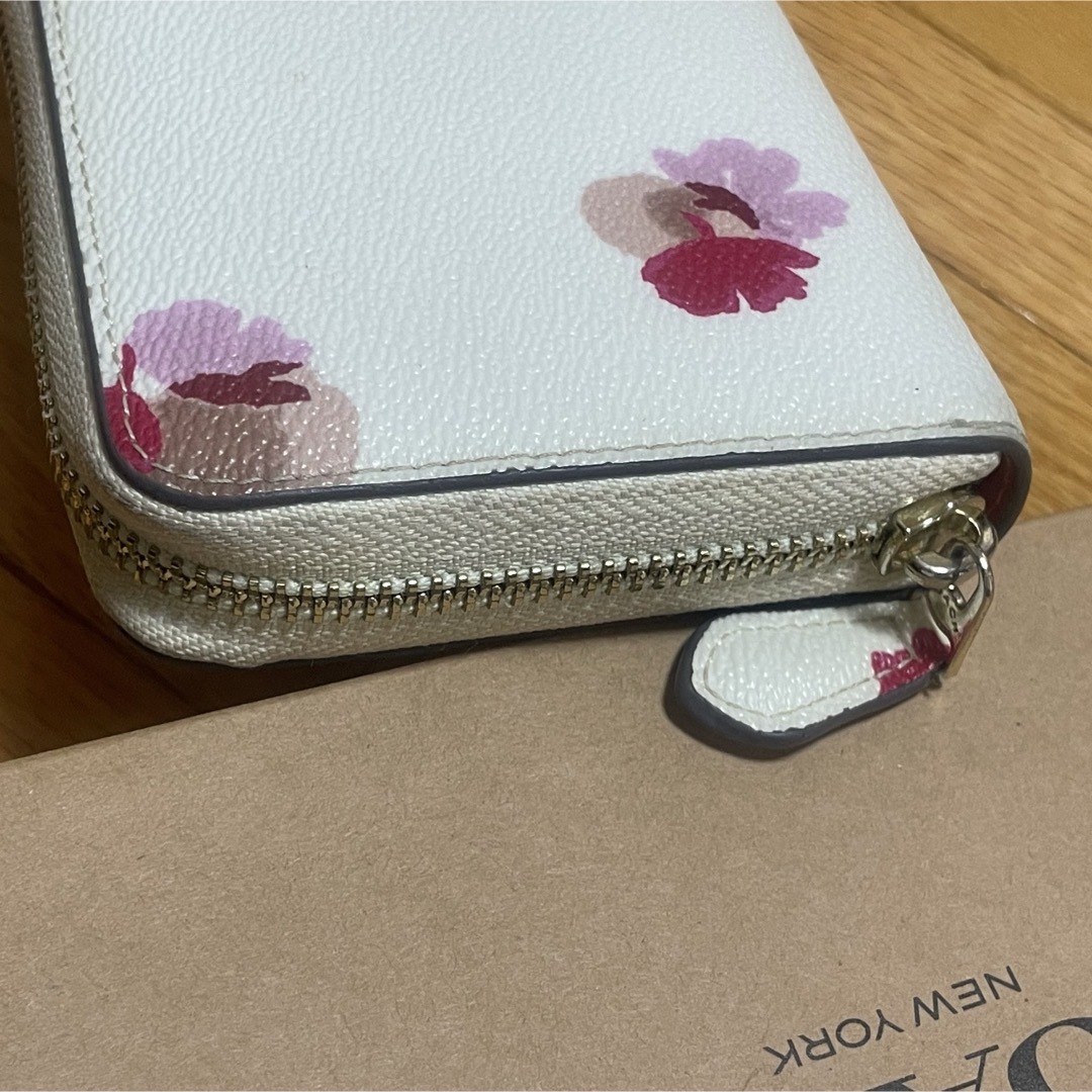 COACH(コーチ)のCOACH 花柄 長財布 レディースのファッション小物(財布)の商品写真