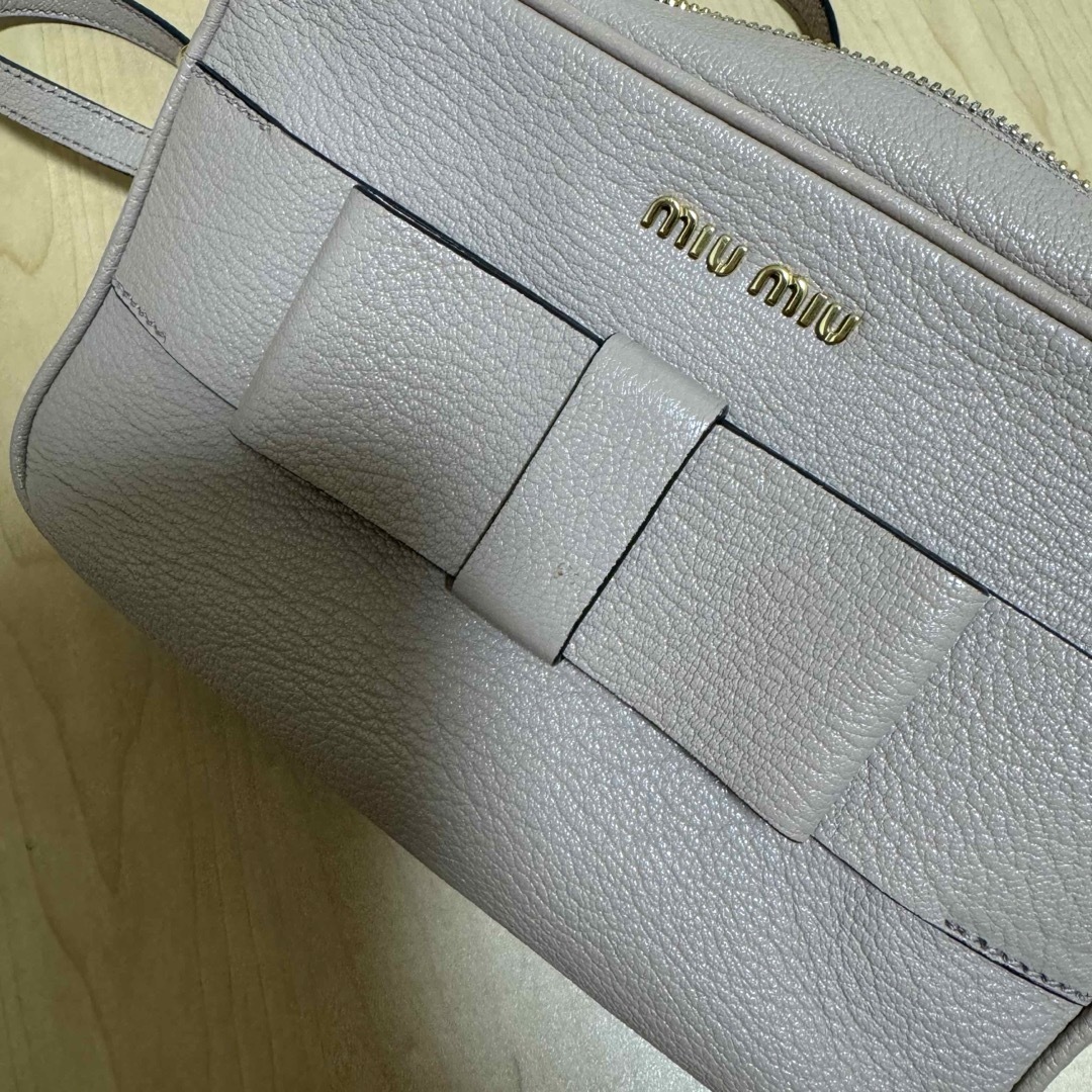 miumiu(ミュウミュウ)のミュウミュウ　マドラス レディースのバッグ(ショルダーバッグ)の商品写真