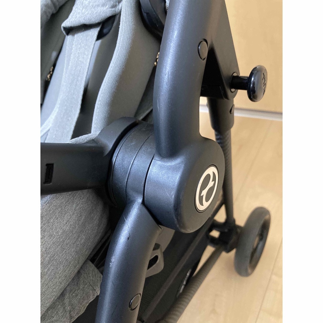 cybex(サイベックス)のサイベックスベビーカー　メリオカーボン　ソーホーグレー　 キッズ/ベビー/マタニティの外出/移動用品(ベビーカー/バギー)の商品写真