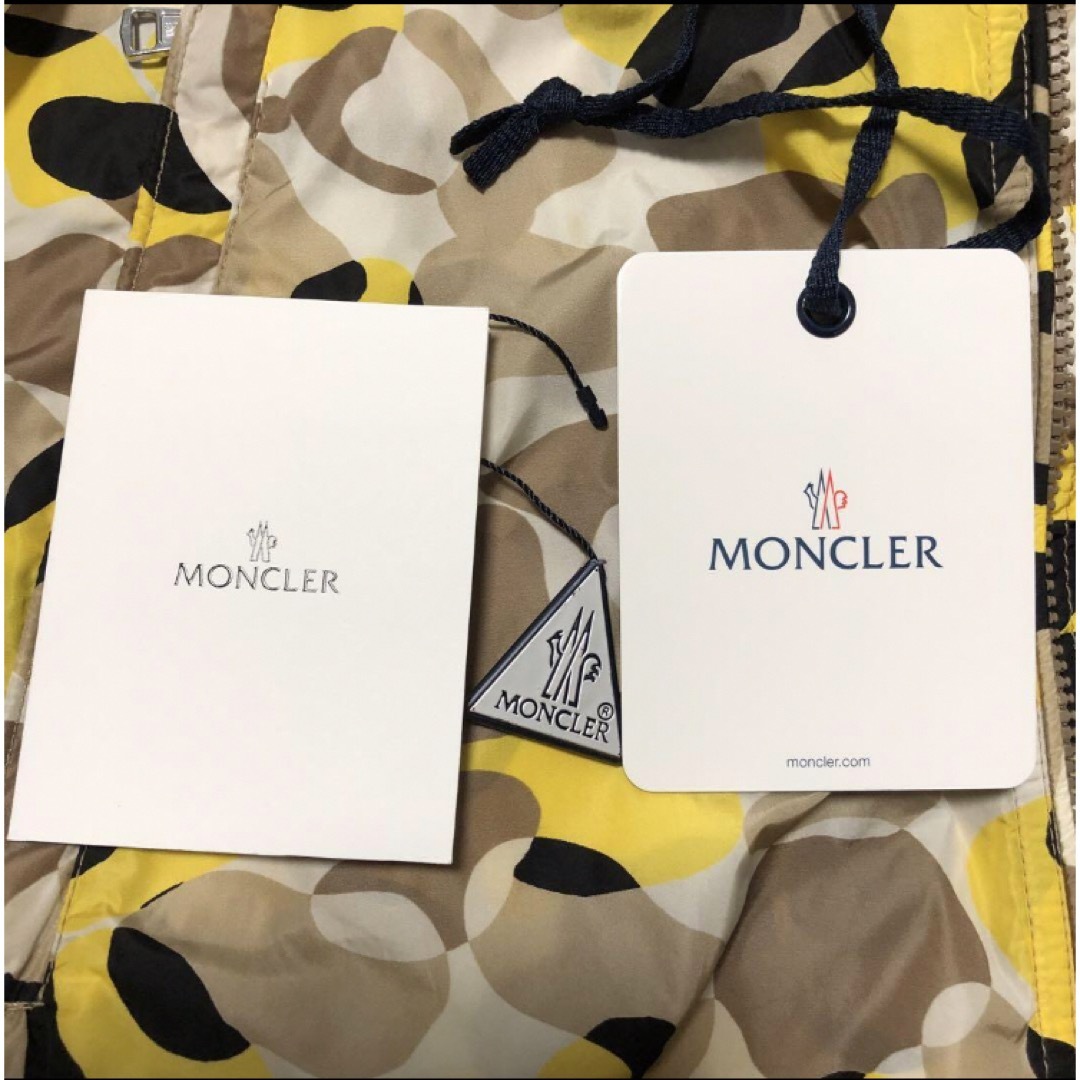 MONCLER(モンクレール)のモンクレール　MONCLER  ナイロンパーカー  カモフラ柄　国内正規品 メンズのジャケット/アウター(ナイロンジャケット)の商品写真