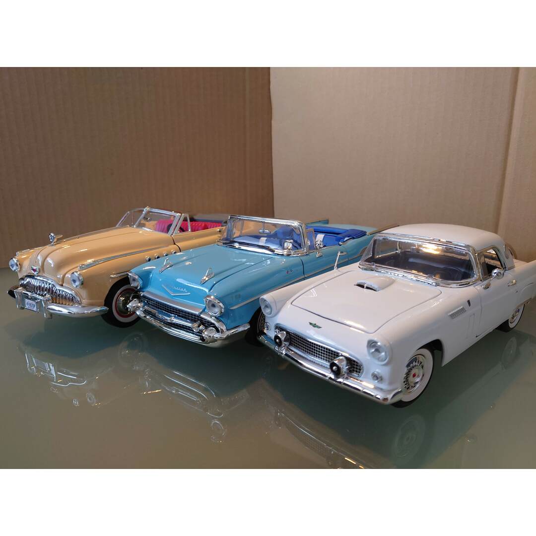 1/18 フォード サンダーバード オープンクーペ レッド 1956 Ford 1/18 フォード サンダーバード オープンクーペ レッド 1956 Ford