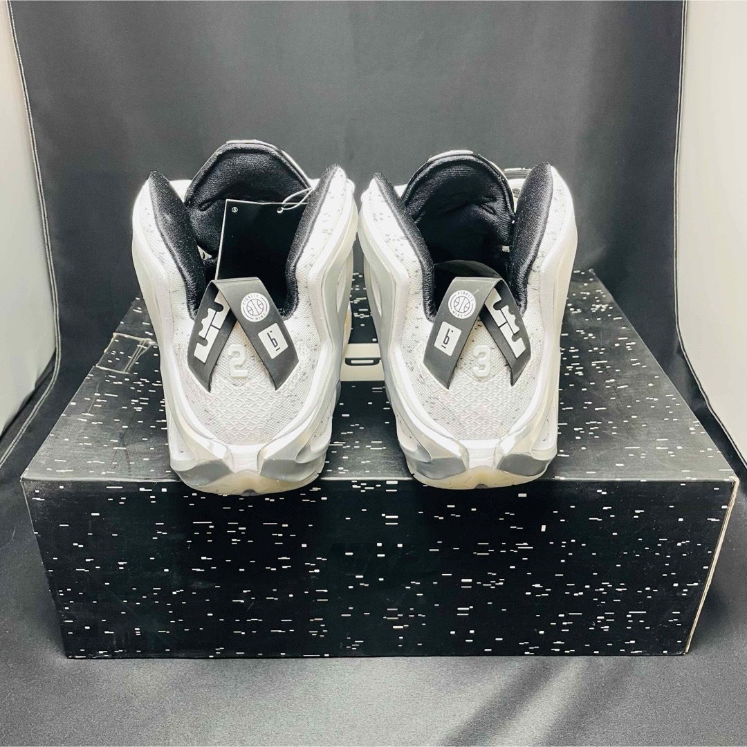 NIKE(ナイキ)のPigalle Nike ピガール × ナイキ レブロン 12 エリート SP メンズの靴/シューズ(スニーカー)の商品写真