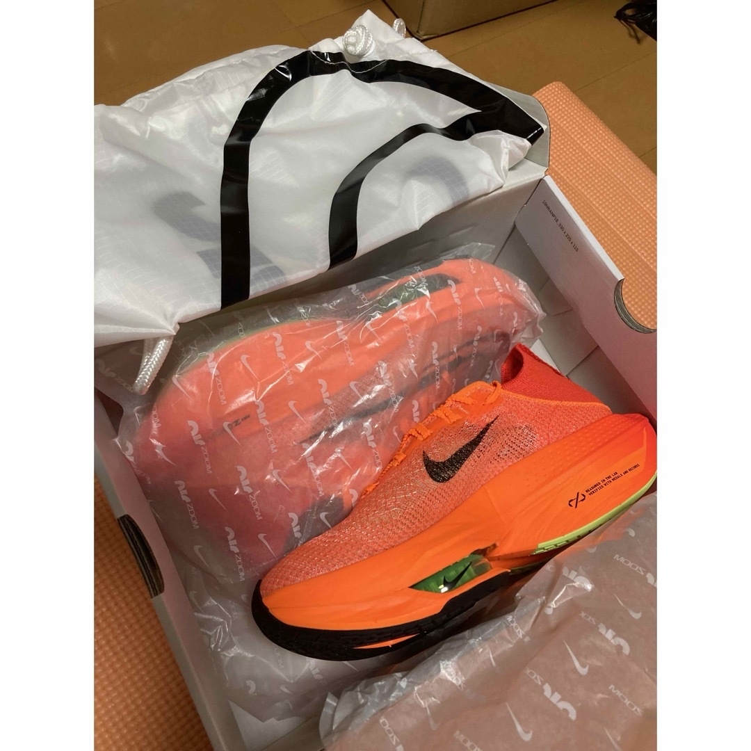 NIKE(ナイキ)の限定価格！新品未使用！ナイキ　アルファフライネクスト％２　26.5cm　箱根駅伝 スポーツ/アウトドアのランニング(シューズ)の商品写真