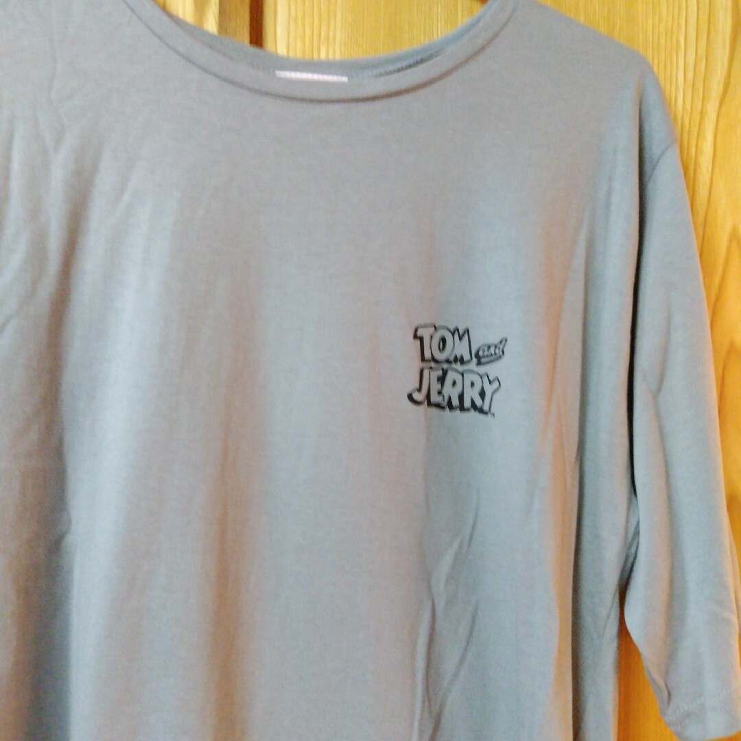 新品　未使用】トムとジェリー　Tシャッ　トップス　L レディースのトップス(Tシャツ(半袖/袖なし))の商品写真