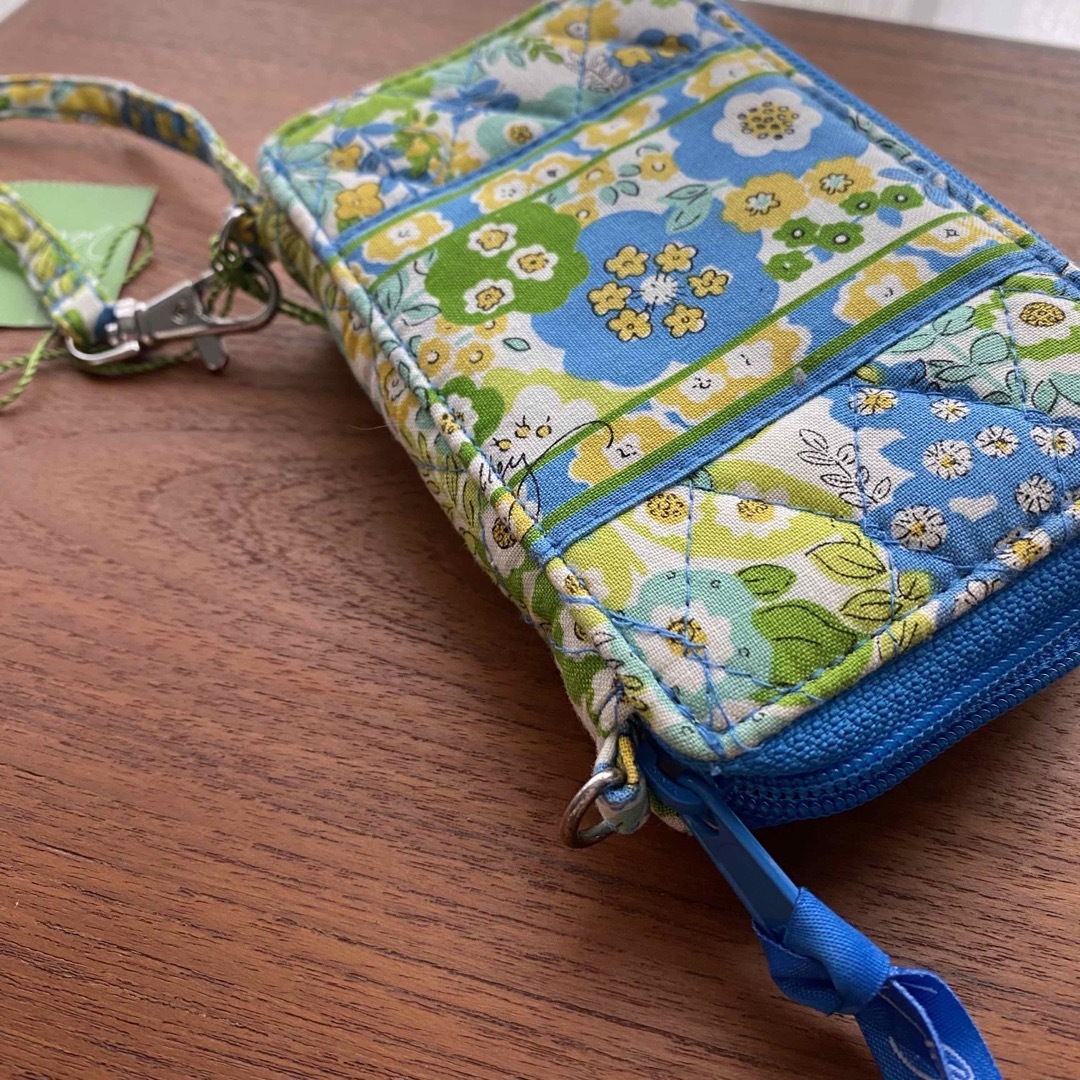 Vera Bradley(ヴェラブラッドリー)のヴェラブラッドリー　パスケース　財布 レディースのファッション小物(パスケース/IDカードホルダー)の商品写真