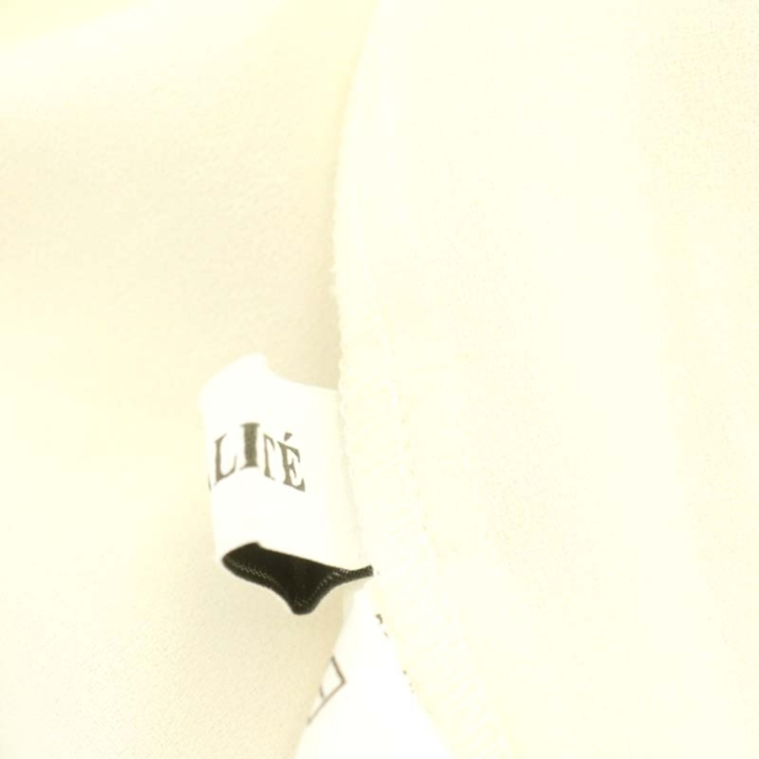 La TOTALITE(ラトータリテ)のラ トータリテ 23SS スキッパーボタンシャツ ブラウス 五分袖 オフホワイト レディースのトップス(その他)の商品写真