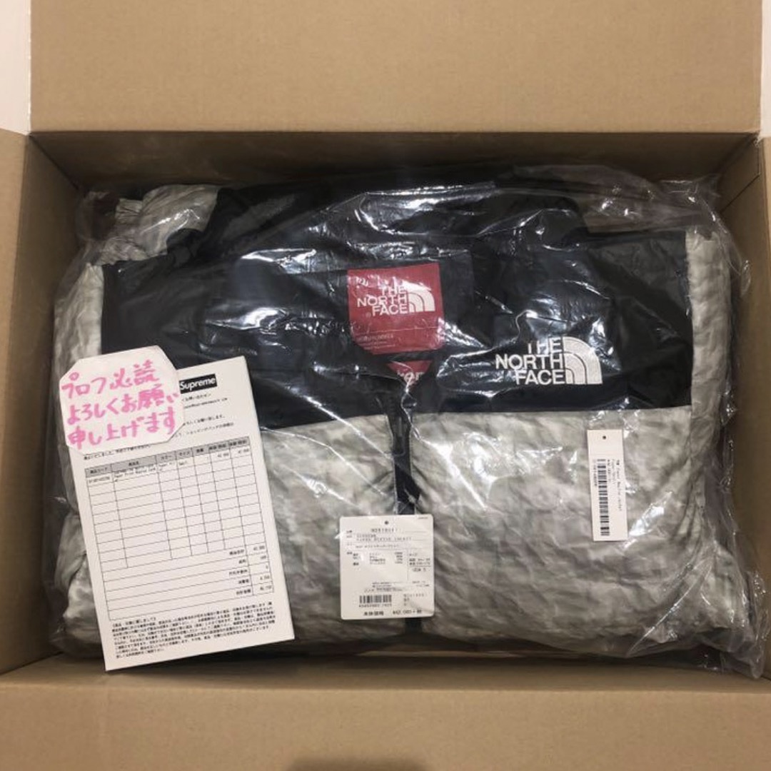 Supreme(シュプリーム)の希少S Supreme North Face Paper Nuptse 紙ヌプシ メンズのジャケット/アウター(ダウンジャケット)の商品写真