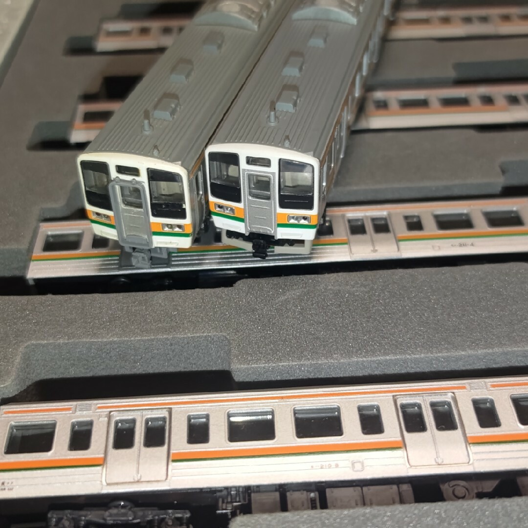 KATO TOMIX 211系 6両詰め合わせ ジャンク 鉄道模型 Nゲージ エンタメ/ホビーのおもちゃ/ぬいぐるみ(鉄道模型)の商品写真