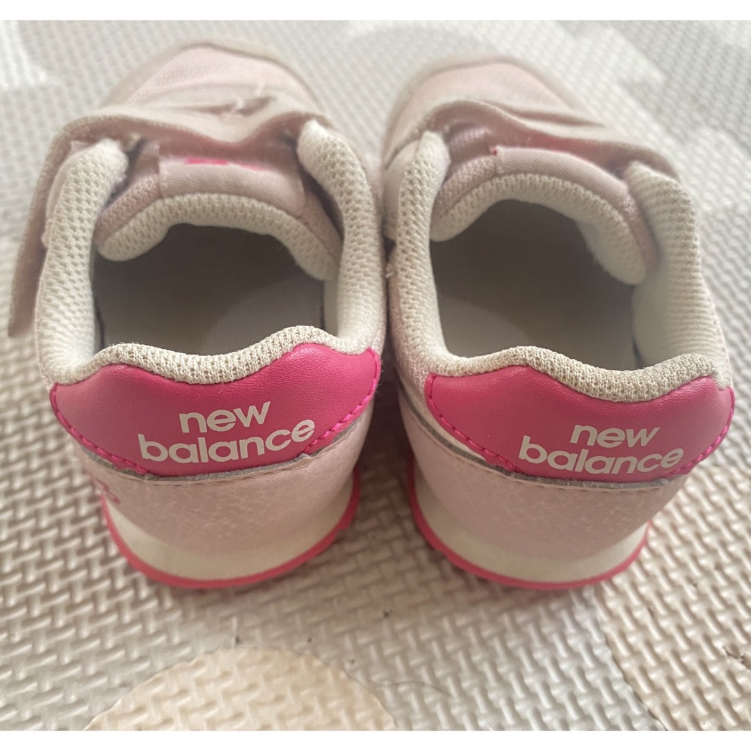 New Balance(ニューバランス)のNew Balance ピンク キッズスニーカー キッズ/ベビー/マタニティのベビー靴/シューズ(~14cm)(スニーカー)の商品写真