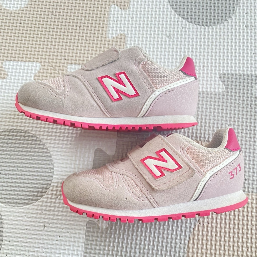 New Balance(ニューバランス)のNew Balance ピンク キッズスニーカー キッズ/ベビー/マタニティのベビー靴/シューズ(~14cm)(スニーカー)の商品写真