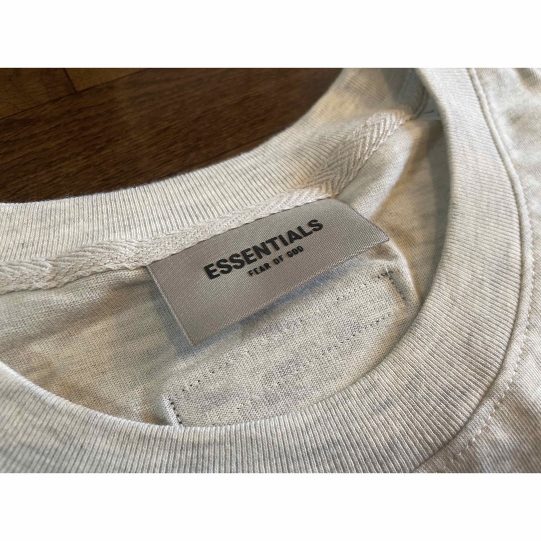 FEAR OF GOD(フィアオブゴッド)のESSENTIALS◾️FEAR OF GOD バックロゴT L 未使用タグ付き メンズのトップス(Tシャツ/カットソー(半袖/袖なし))の商品写真