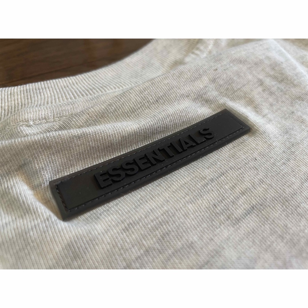 FEAR OF GOD(フィアオブゴッド)のESSENTIALS◾️FEAR OF GOD バックロゴT L 未使用タグ付き メンズのトップス(Tシャツ/カットソー(半袖/袖なし))の商品写真