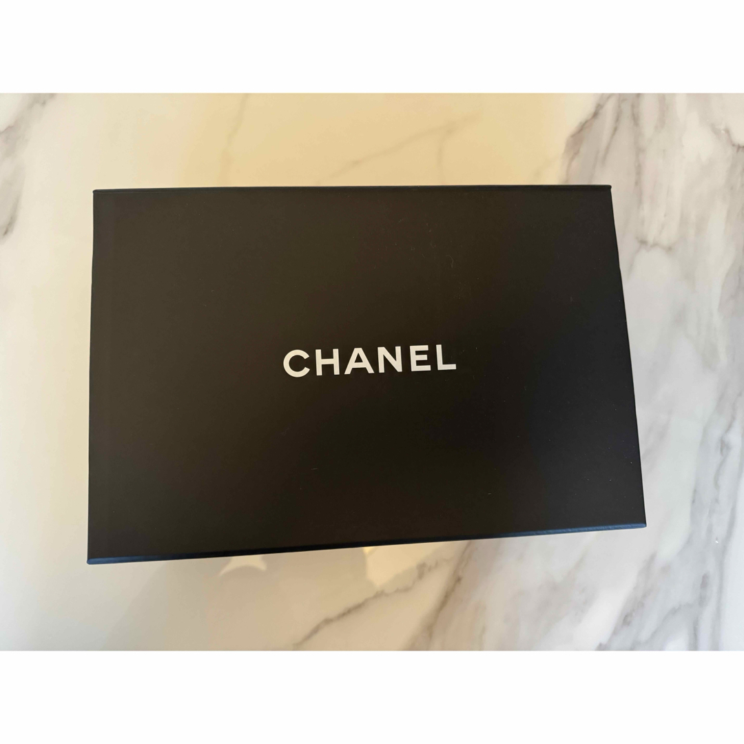 CHANEL(シャネル)のCHANEL ベージュ バック レディースのバッグ(ハンドバッグ)の商品写真