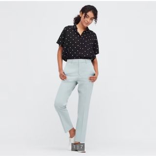 ユニクロ(UNIQLO)のユニクロ　レーヨンプリントブラウス（ドット・半袖）　ブラック(シャツ/ブラウス(半袖/袖なし))