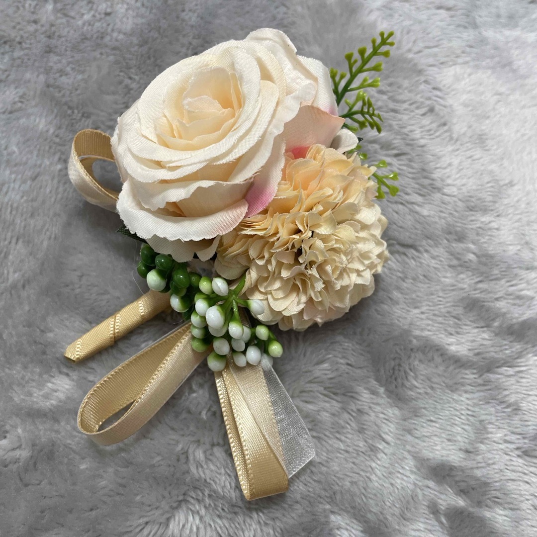 ブートニア　造花 ハンドメイドのウェディング(ブーケ)の商品写真