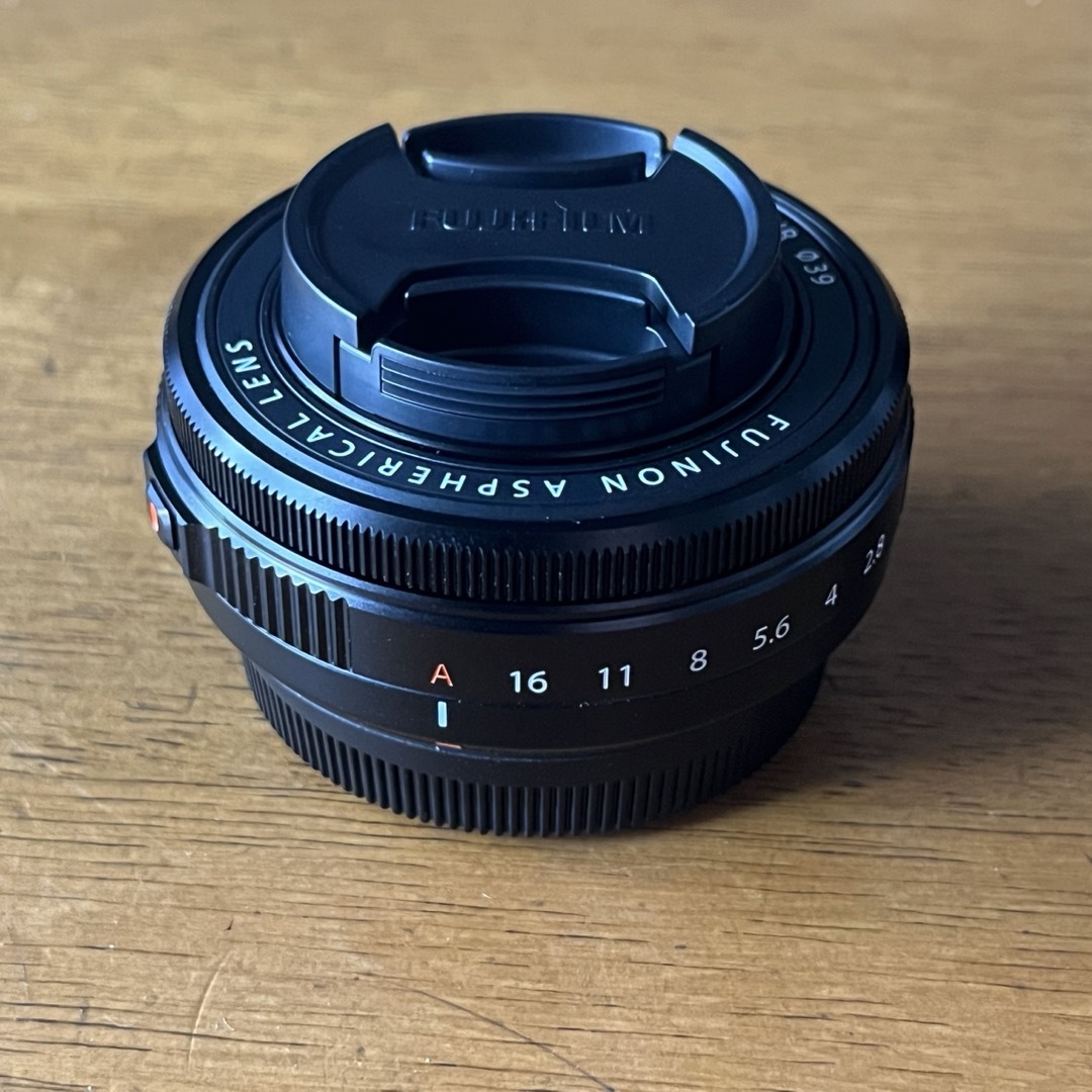 富士フイルム(フジフイルム)の【美品】XF27mmF2.8 R WR FUJIFILM 単焦点レンズ スマホ/家電/カメラのカメラ(レンズ(単焦点))の商品写真