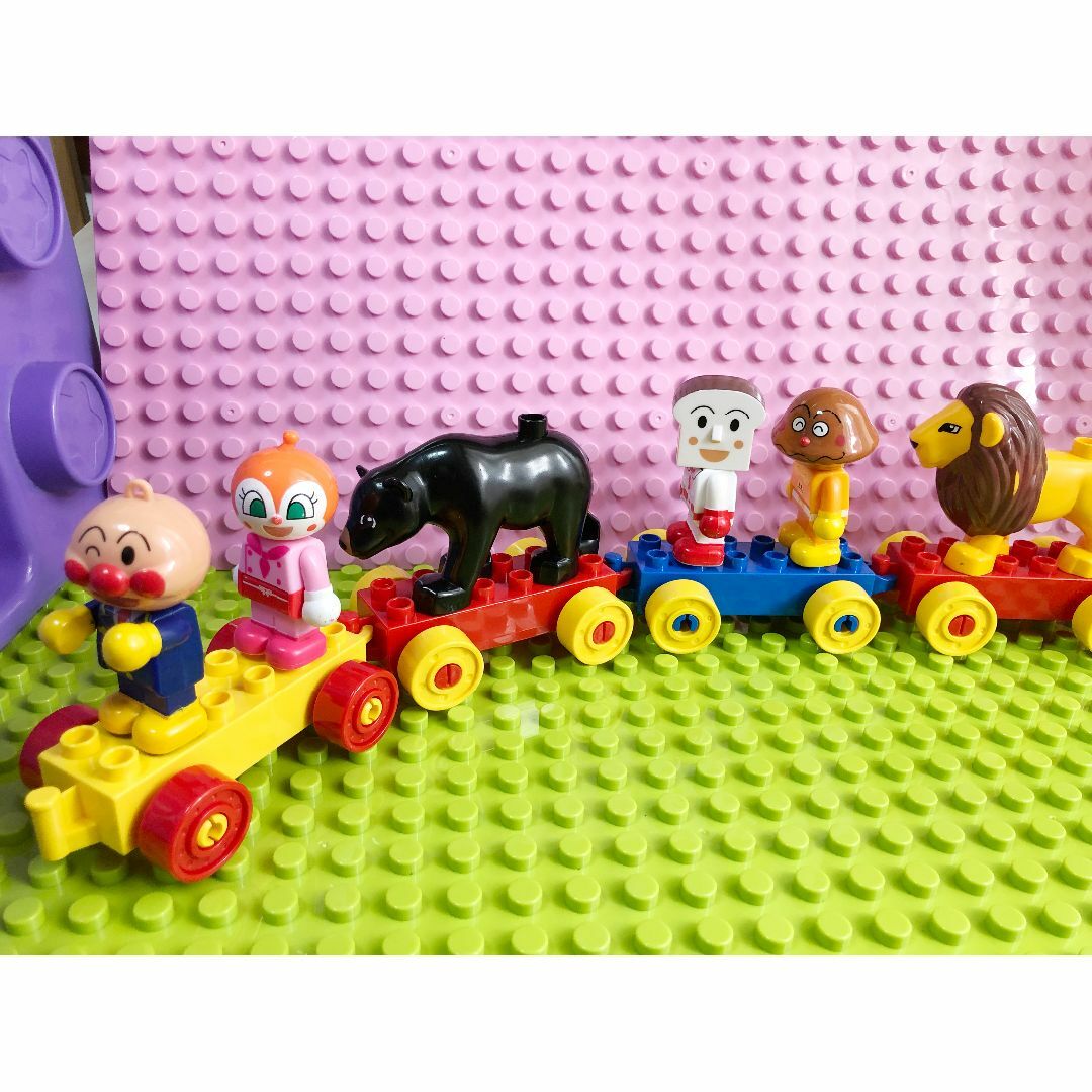 汽車＋車４台セット　アンパンマンブロックラボ　レゴデュプロ互換品 キッズ/ベビー/マタニティのおもちゃ(知育玩具)の商品写真
