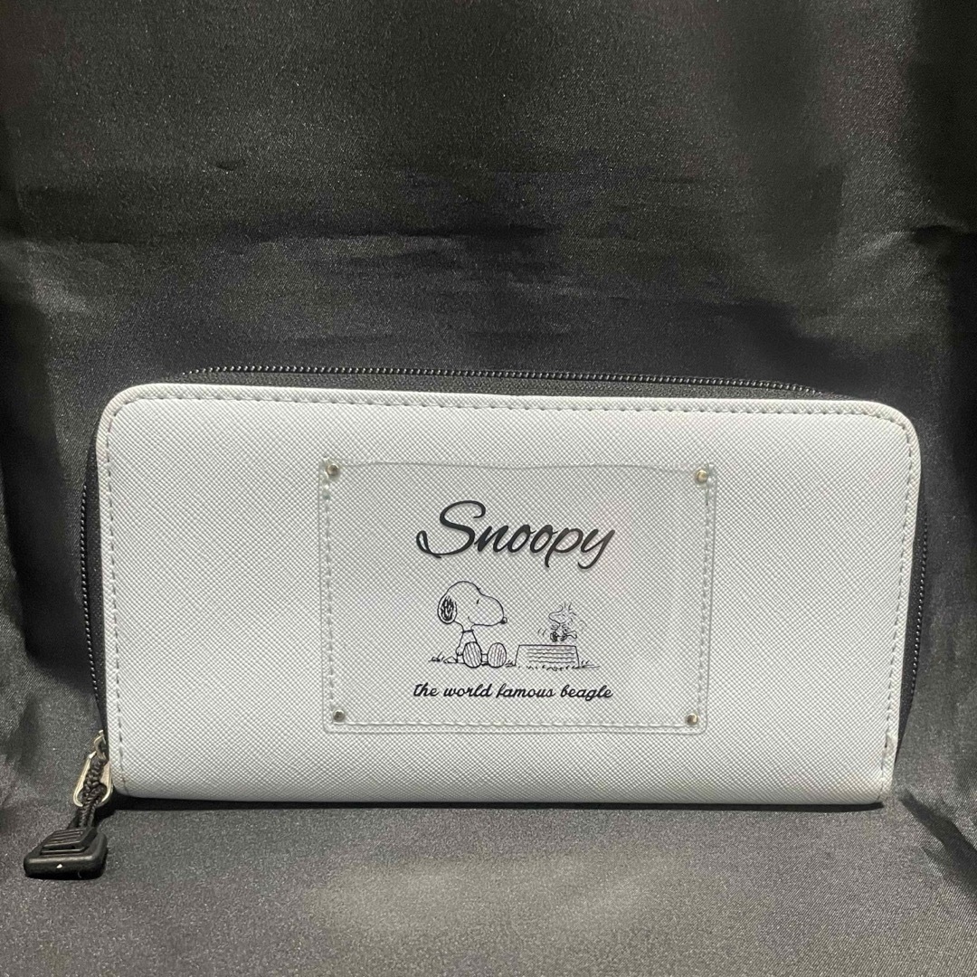 SNOOPY(スヌーピー)の新品未使用品　SNOOPYスヌーピー　ラウンドファスナー長財布 メンズのファッション小物(長財布)の商品写真