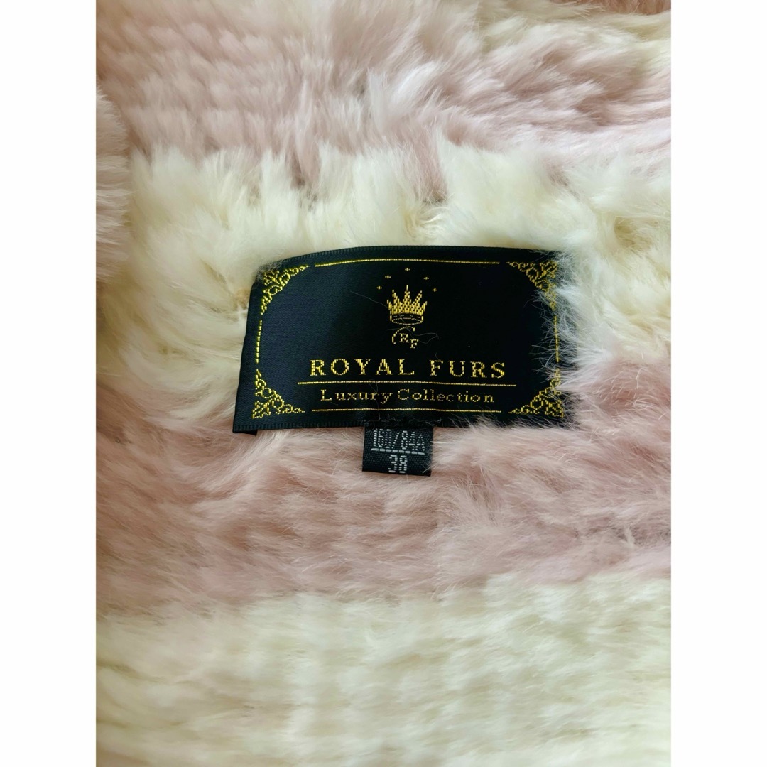 ROYALFURS  パーカー　アウター レディースのジャケット/アウター(毛皮/ファーコート)の商品写真